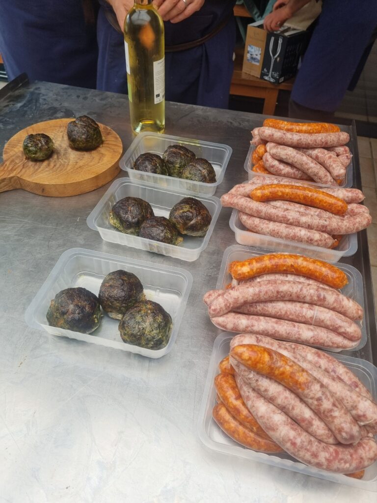 Caillettes et saucisses